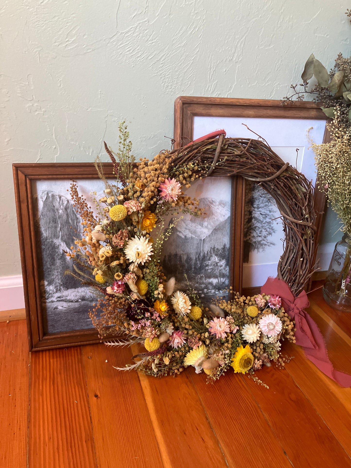 Wildflower Wreath - Large Crescent