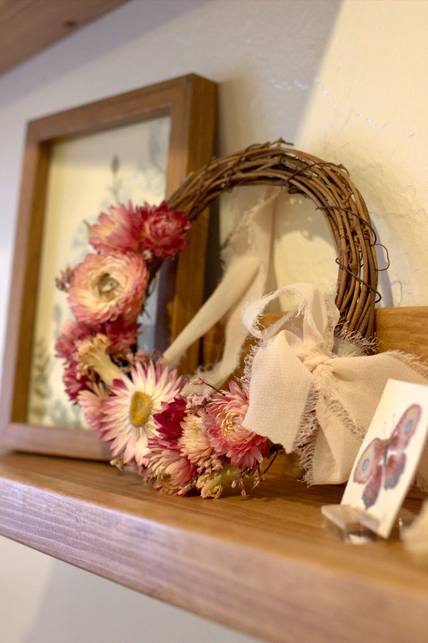 Wildflower Wreath - Mini Monochrome Crescent